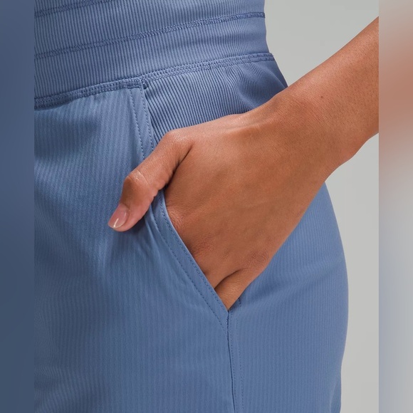 NWT Lululemon Dance Studio Mid-Rise Jogger - Picture 5 of 6